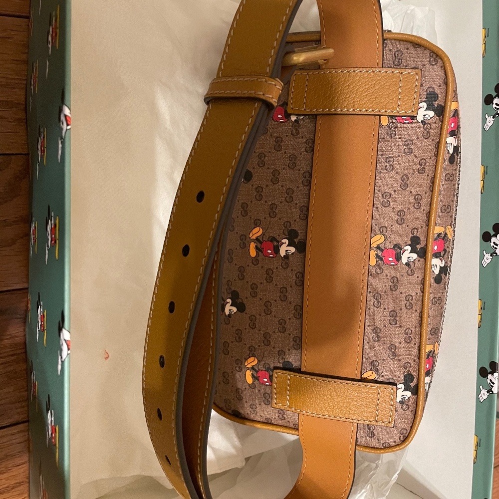 Gucci x Disney Belt Bag - Picture 1 of 8